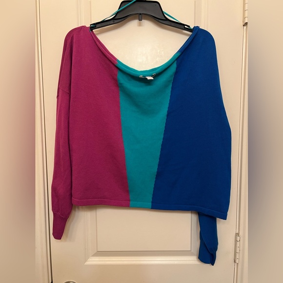 Color Block Sweater - Picture 3 of 6